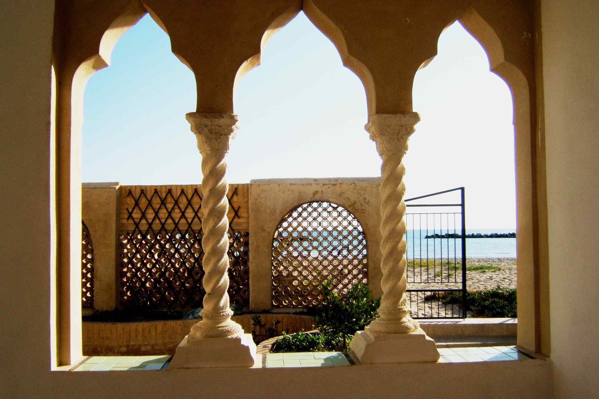 Il mare dalla trifora - Bellini